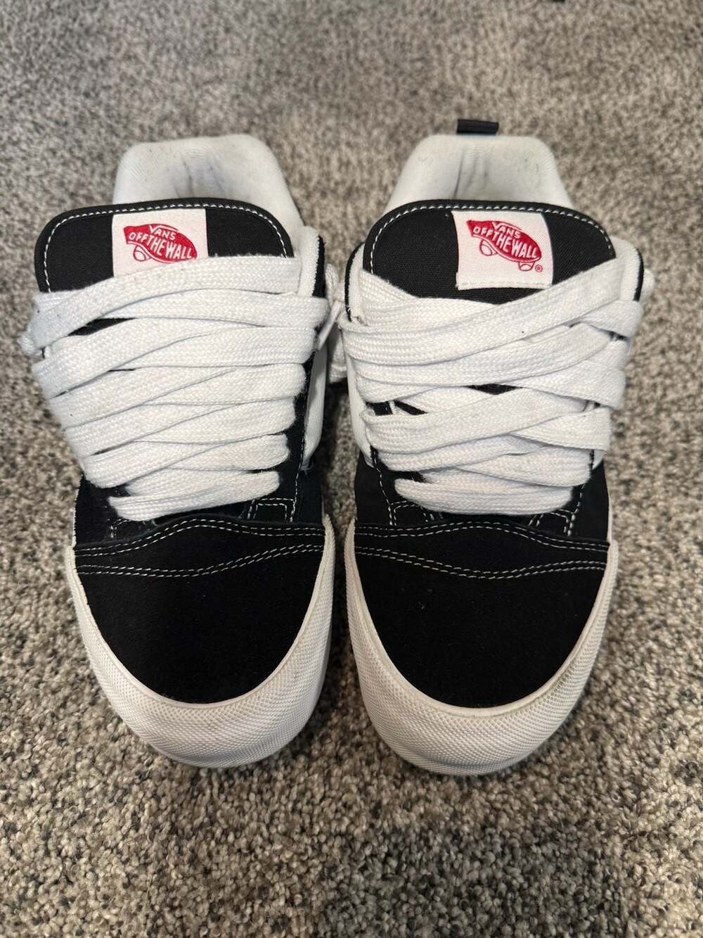 Vans Knu Skool Skate Shoe - Black / True White (Men's US 7.0 / Women's US 8.5)